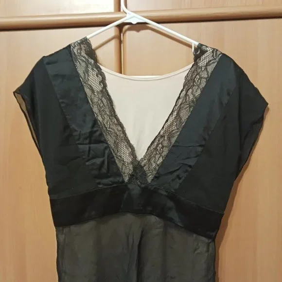 Diane von Furstenberg Black Silk V-neck sheer lace embellished blouse Sz 10 used - Picture 5 of 8